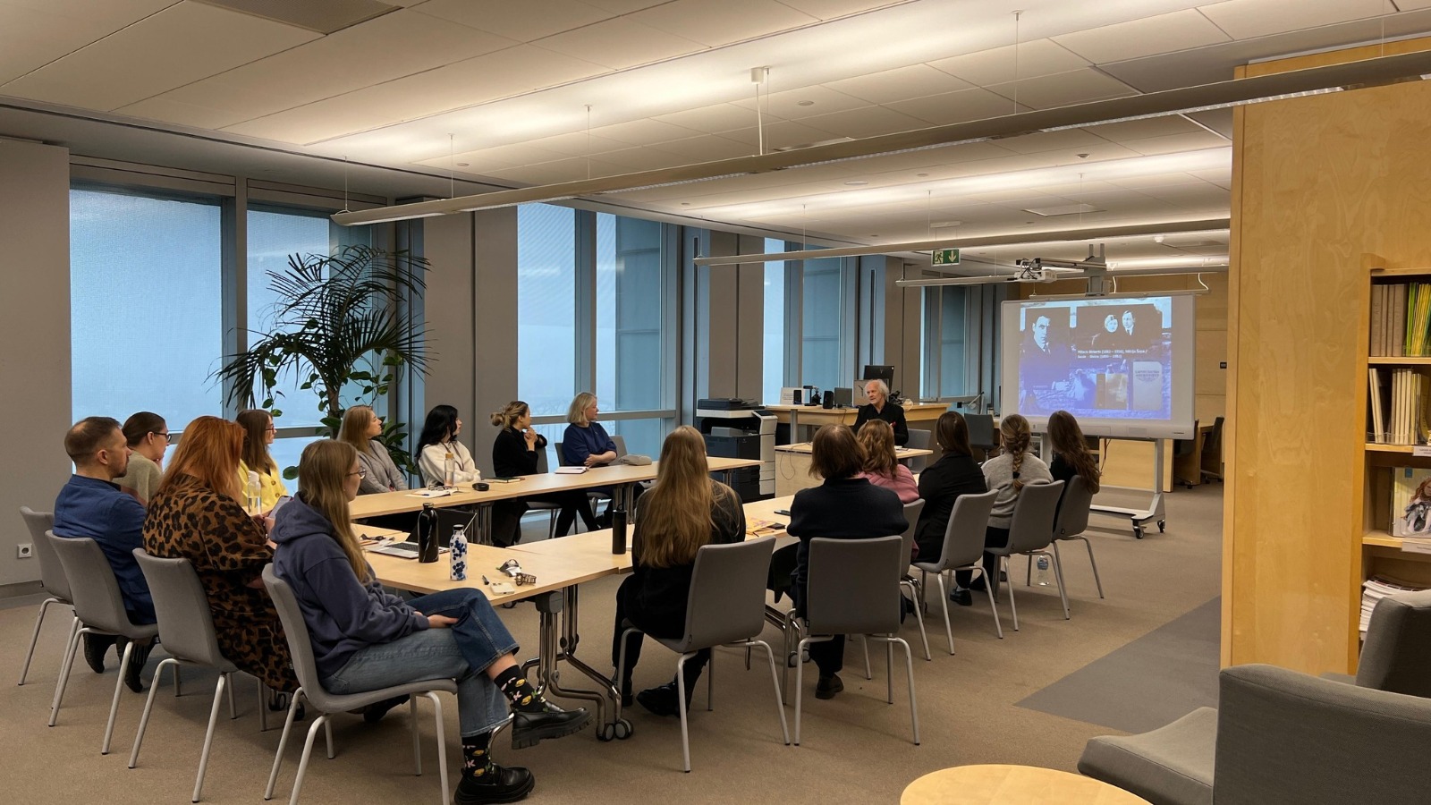 Attēlā klātienes neformālās izglītības kursa norise